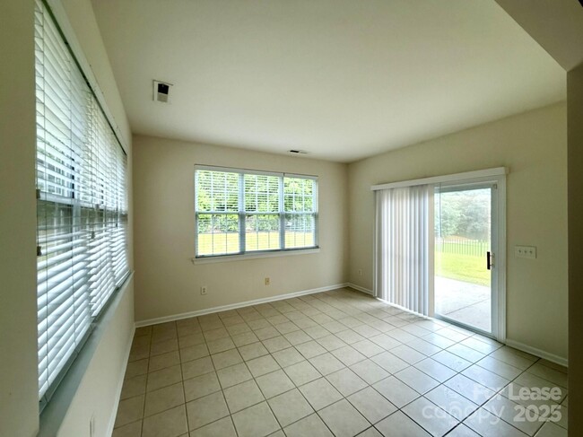 Building Photo - 1304 Ridgehaven Rd