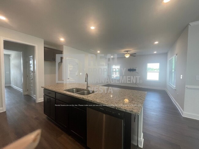 Building Photo - 514 Southern Oaks Dr