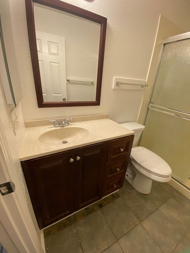 Building Photo - 4th of July MOVE IN SPECIAL! $500.00 off your first month's rent if you move in by July 4th!