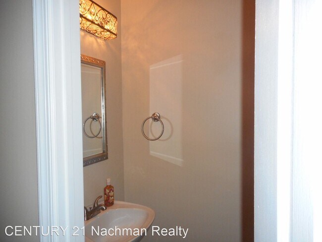 Building Photo - 2 br, 2.5 bath House - 675 Todd Trail