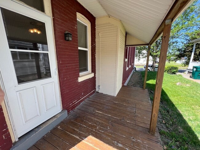 Building Photo - 1031-1033 S 11th St