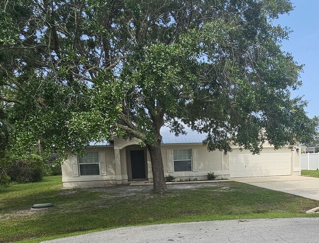 Building Photo - Updated 3 Bedroom, 2 Bath Home in Matanzas...