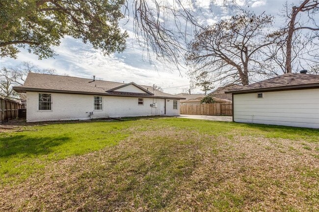 Building Photo - 6230 San Felipe St