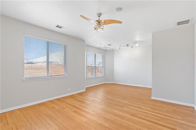 Building Photo - 4036 Barlow Dr