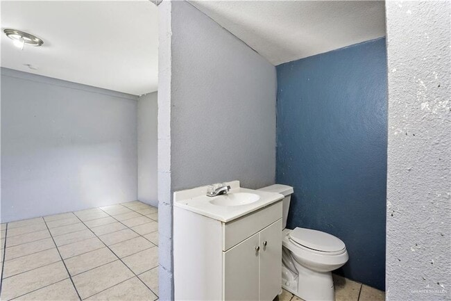 Building Photo - 8516 Hendrix Ave