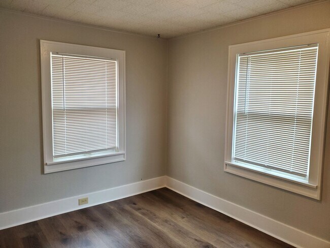 Building Photo - 503 Washington Ave