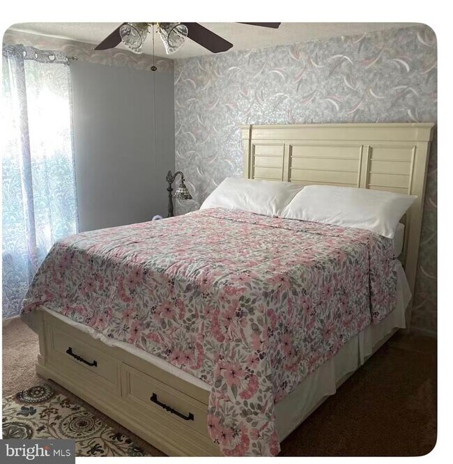 Building Photo - 18203 Smoke House Ct