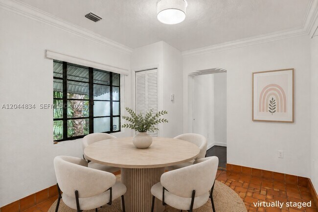 Building Photo - 5390 Sunset Dr