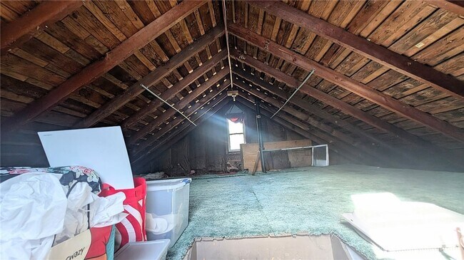 Building Photo - 136 Weston Rd