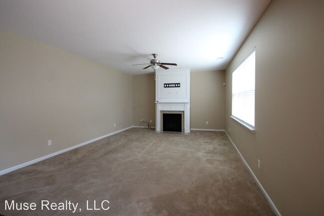 Building Photo - 7 br, 4 bath House - 695 Hicklin Drive