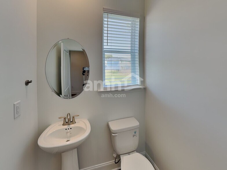 Building Photo - 1648 Aquamarine Dr