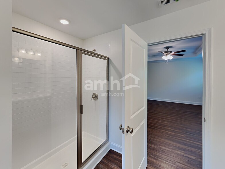 Building Photo - 6192 W Calle Lingo