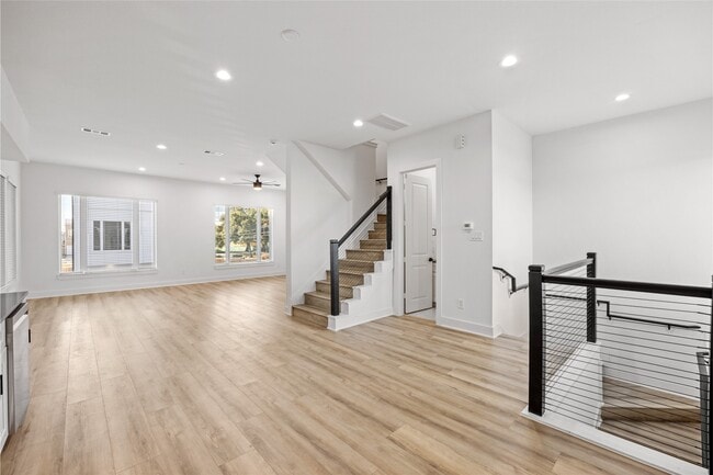 Building Photo - 14109 W Forest Dr