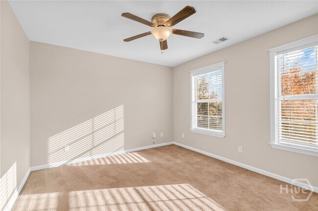 Building Photo - 16 Bushwood Dr