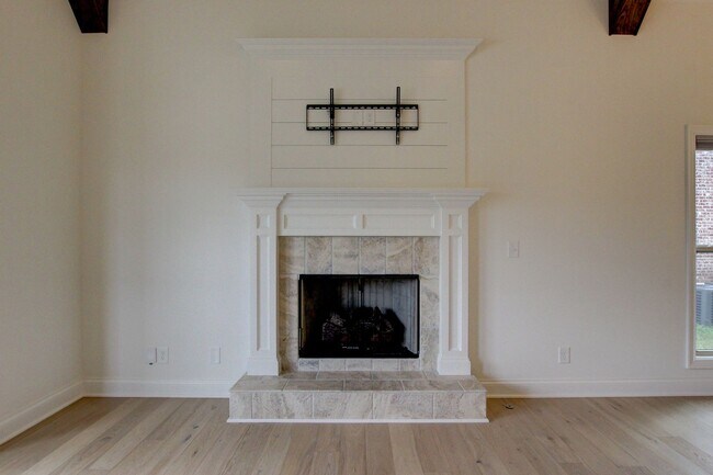 Building Photo - Custom Build in Sango.  Wow Factor