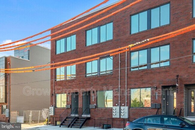 Building Photo - 1904 E York St