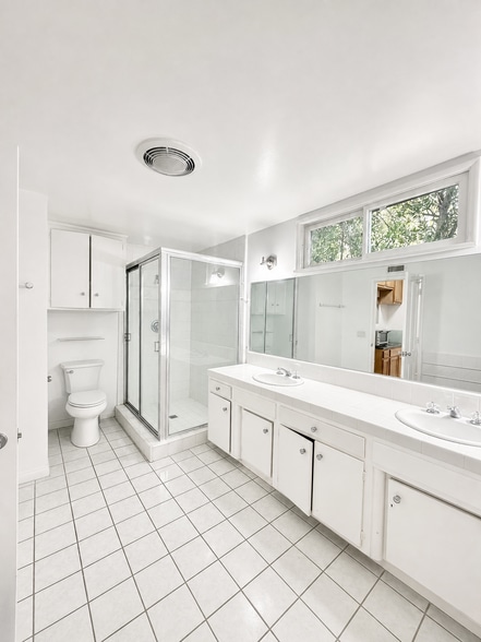 Building Photo - 3601 Dellvale Pl