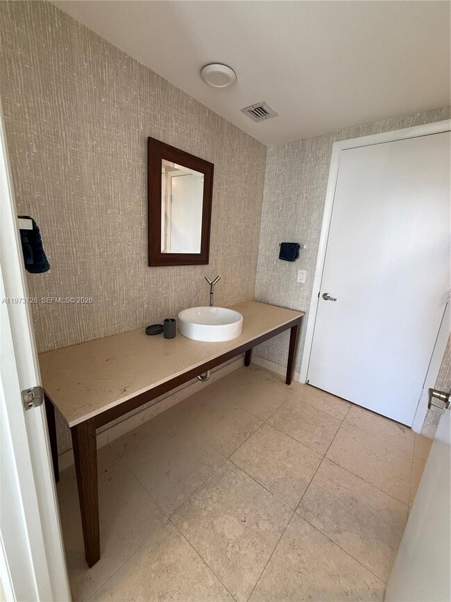 Building Photo - 465 Brickell Ave