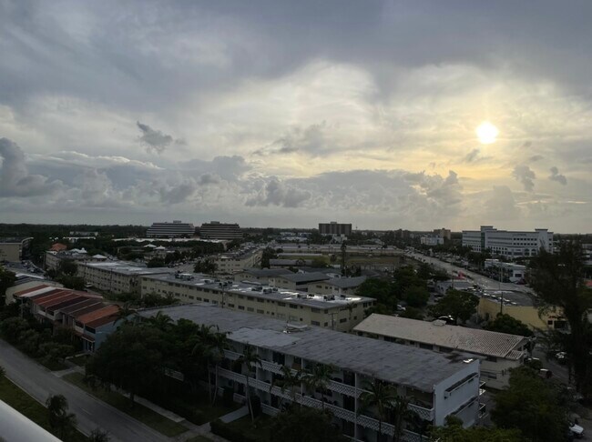 Building Photo - 2150 Sans Souci Blvd