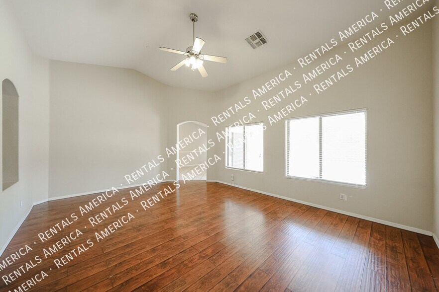 Building Photo - 1623 E Wildhorse Pl