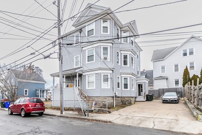 Building Photo - 418 Anthony St