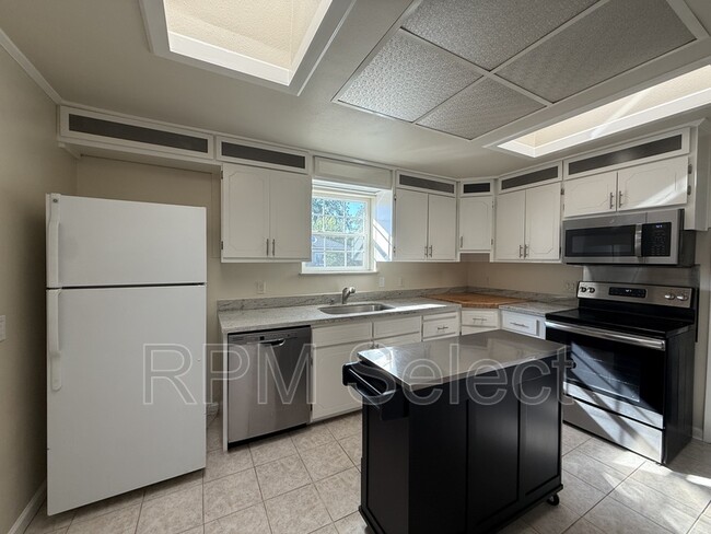 Building Photo - 1433 Arcade Blvd