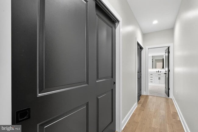 Building Photo - 2138 E Albert St