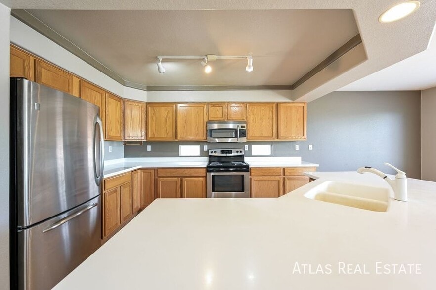 Building Photo - 4709 Fenwood Dr