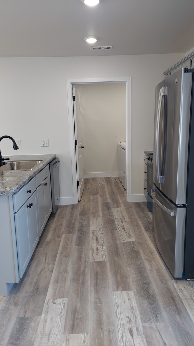 Building Photo - 1707 Soaring Ct
