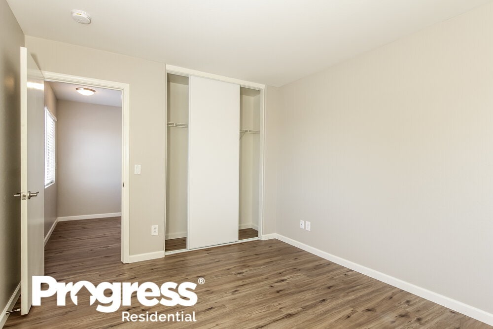 Building Photo - 12602 W Windrose Dr