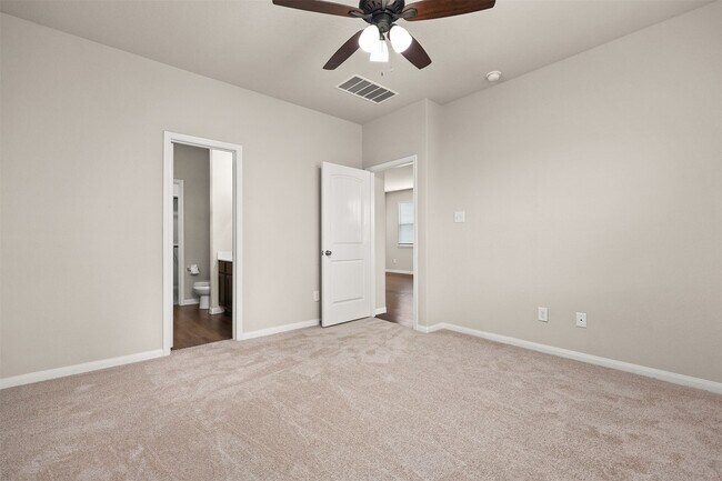 Building Photo - 3591 Cannon Dr