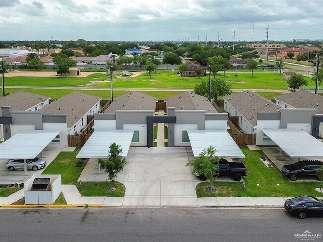 Building Photo - 3404 S Colt Ln