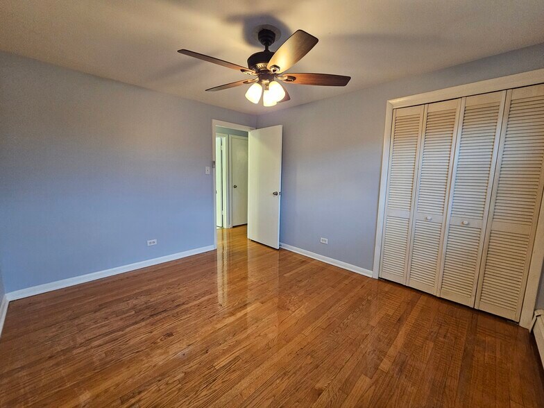 Building Photo - 4640 South Avers Avenue
