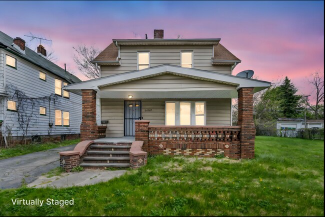 Primary Photo - 12405 Rexford Ave