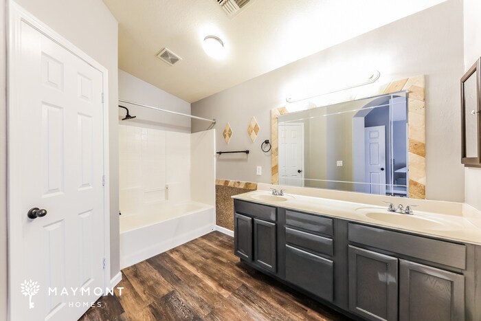 Building Photo - 311 E Mountain View Rd