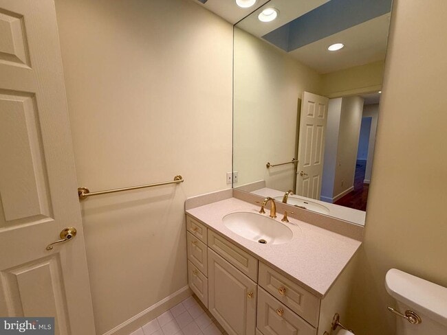 Building Photo - 814 Pritchard Pl