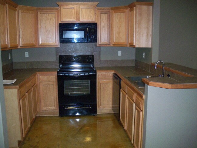 Kitchen - 1534 Montagne St