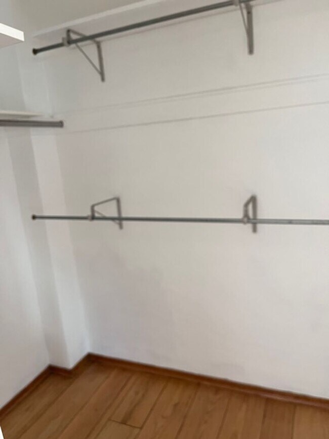 Building Photo - 5428 Claremont Ave