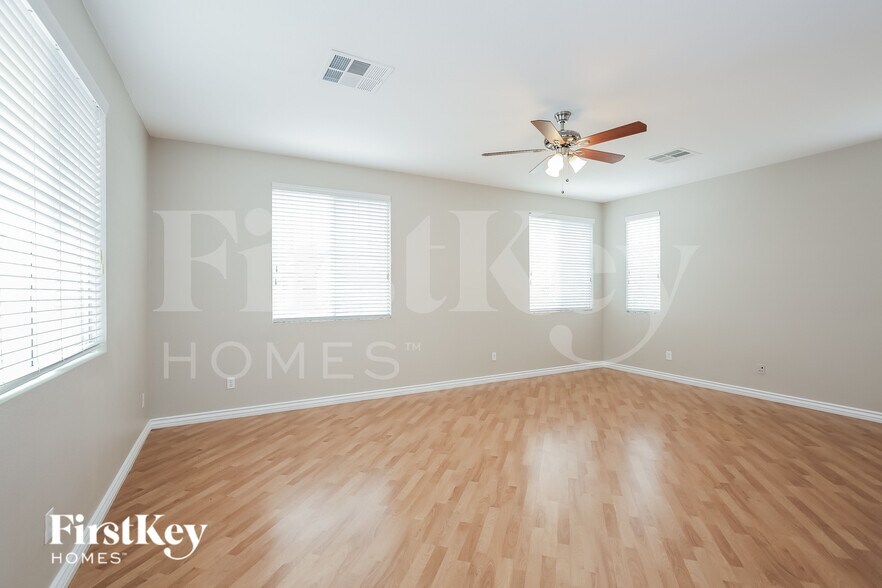 Building Photo - 7340 Chesapeake Cove St