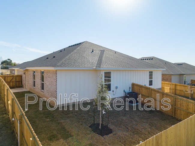 Building Photo - 5003 Rose Gdn Lp