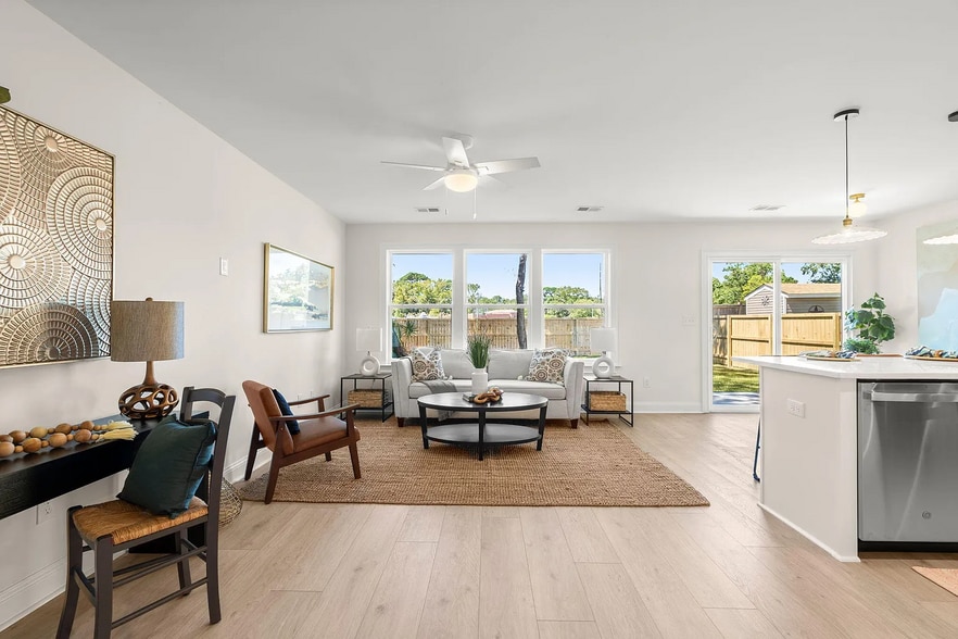 Building Photo - 929 Battery Ave