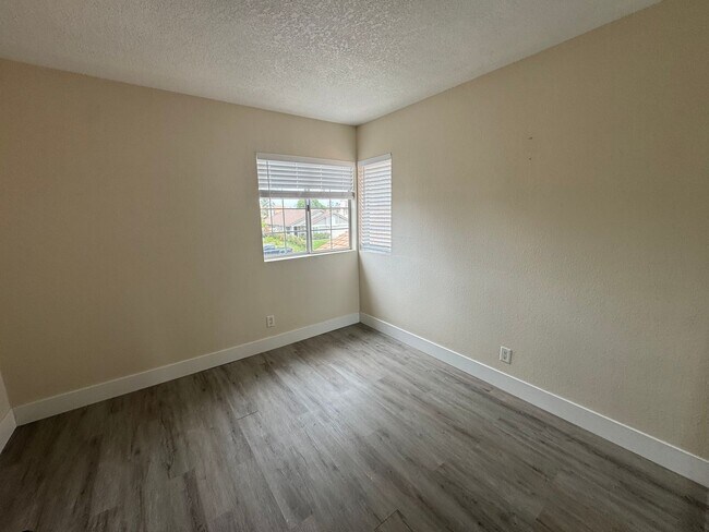 Building Photo - Beautiful 4 bedroom Home in Perris!