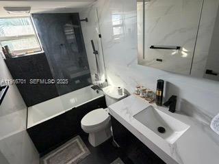 Building Photo - 3111 N Ocean Dr