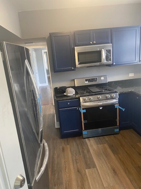 Building Photo - 7940 S Kingston Ave