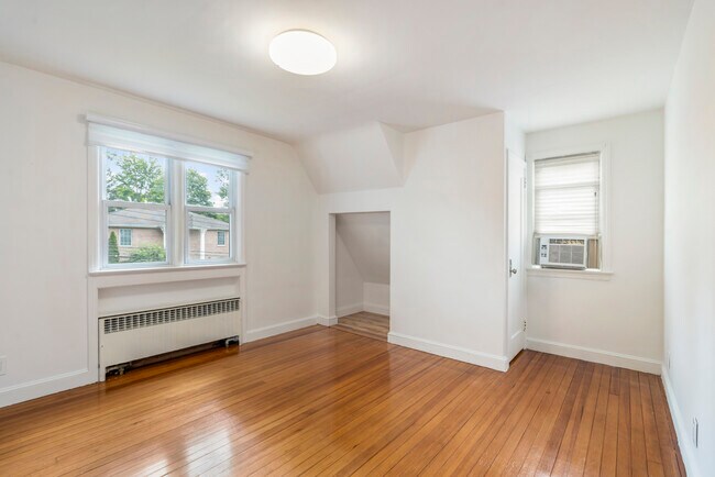 Building Photo - 181 5th St