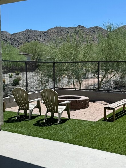 Turfed Backyard with Fire Pit and Covered Patio Area - 835 E Hopi Trl
