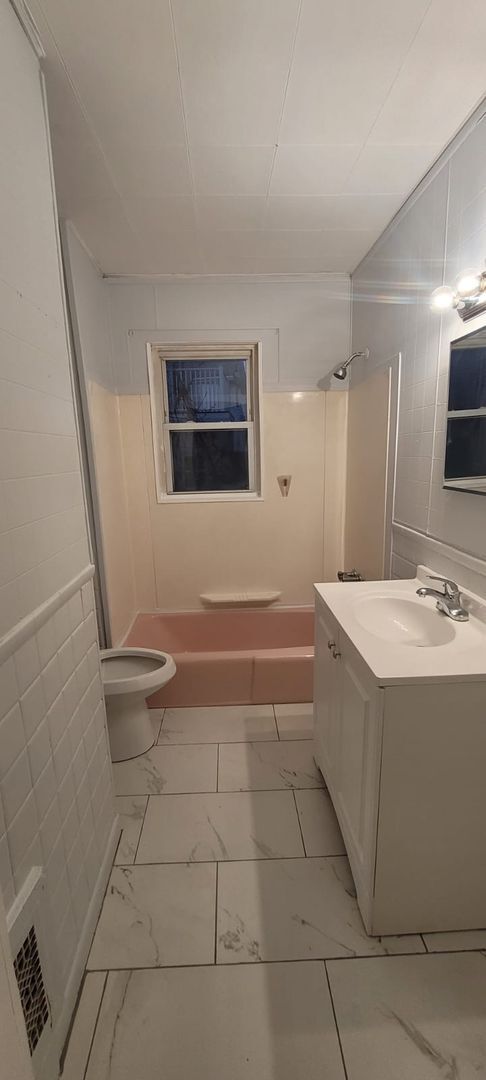 Building Photo - 331-333 Grove Street