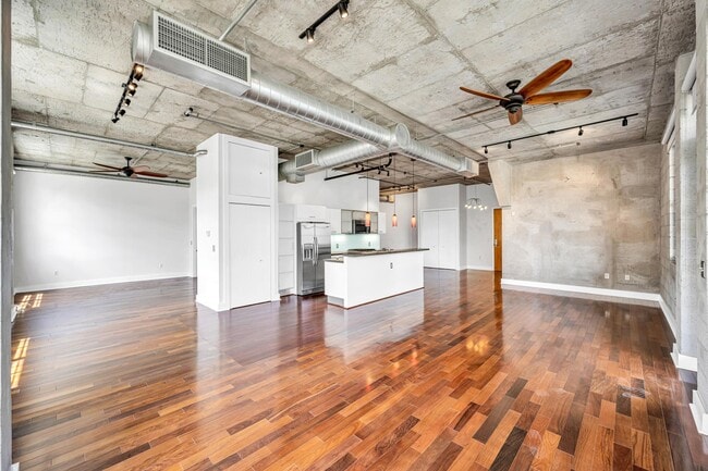 Building Photo - 411 NW 1st Ave