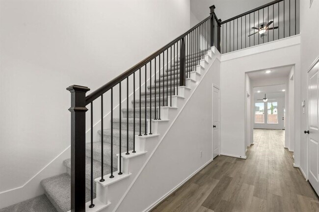 Building Photo - 10739 Blossom River Dr