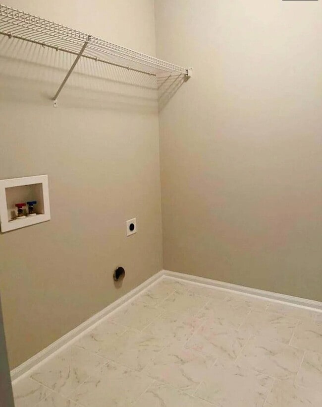 Building Photo - 1424 Oxpens Rd